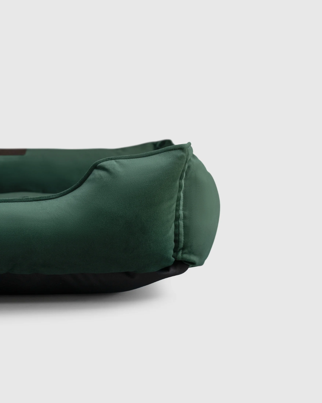 Chester & Lee | Classic Velvet Sleeper Dog Bed Green